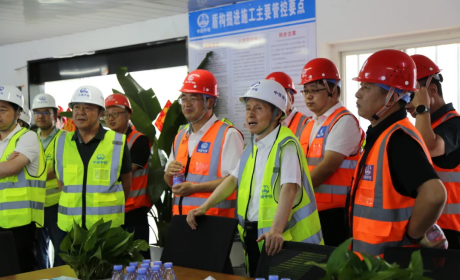 股份公司副总裁、总工程师孔遁到深大城际2标土建项目部调研指导工作